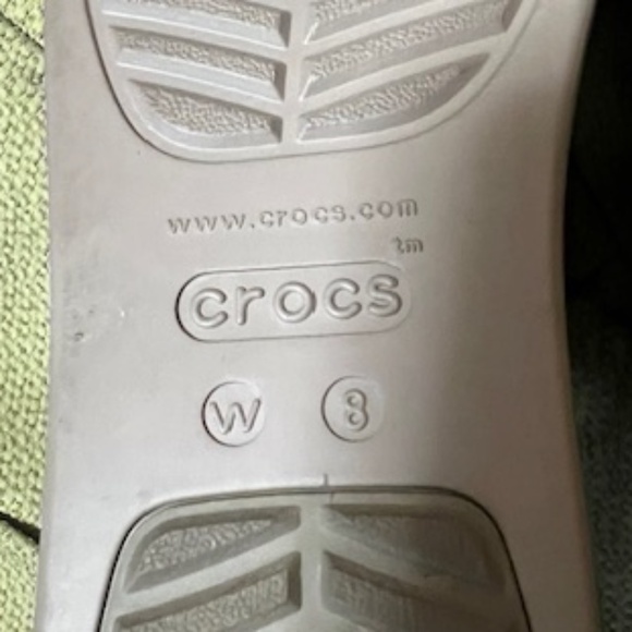 Crocs Brooklyn Low Wedge Sandal - Picture 12 of 12